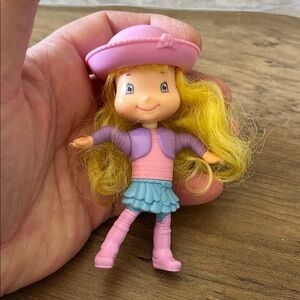 Strawberry shortcake Lemon Meringue figures 2007 McDonalds in EUC 4” Tall